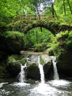 Camping Fuussekaul The Schiessentümpel waterfall