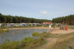 Camping- und Ferienpark Havelberge Badeteich im L-Bereich